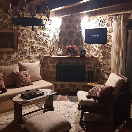 νόστος 度假居 上特里卡拉